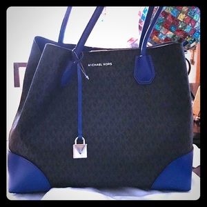 Like for lowest $ 24hrs only 💜HOST PICK💜 LE MK